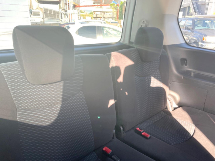 2014 Nissan Serena DAA-HC26 (UW-69ef582e6e4cf)[20]