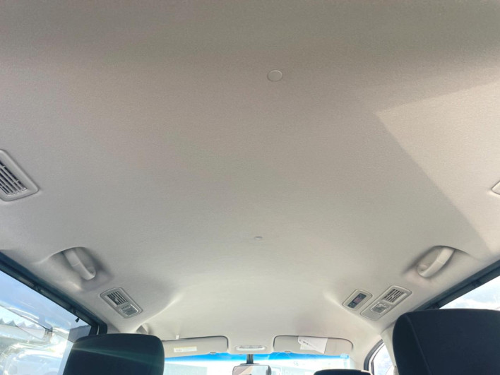 2014 Nissan Serena DAA-HC26 (UW-69ef582e6e4cf)[19]