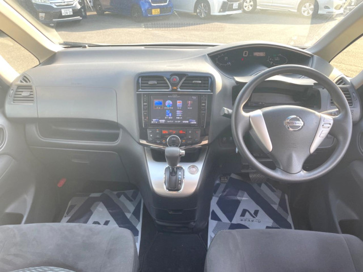 2014 Nissan Serena DAA-HC26 (UW-69ef582e6e4cf)[24]