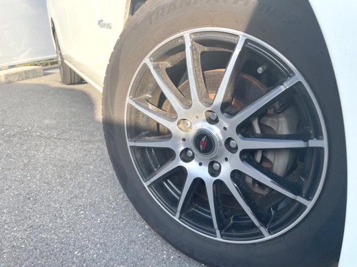 2014 Nissan Serena DAA-HC26 (UW-69ef582e6e4cf)[14]