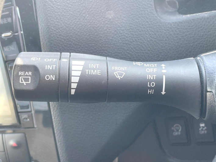 2014 Nissan Serena DAA-HC26 (UW-69ef582e6e4cf)[29]