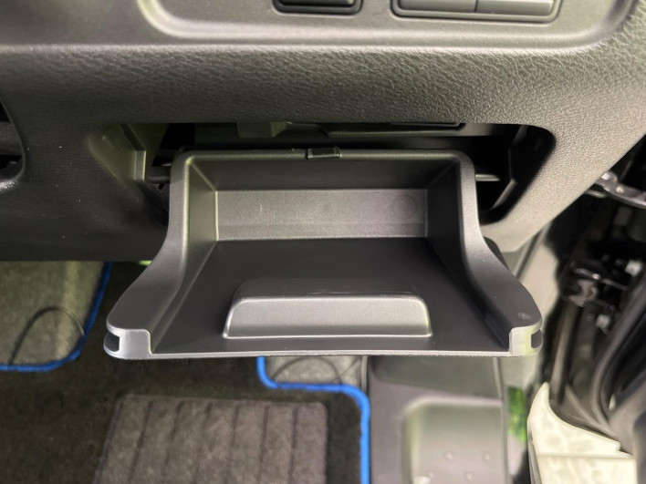 2018 Nissan Serena DAA-HC27 (UW-69ef583022dab)[11]