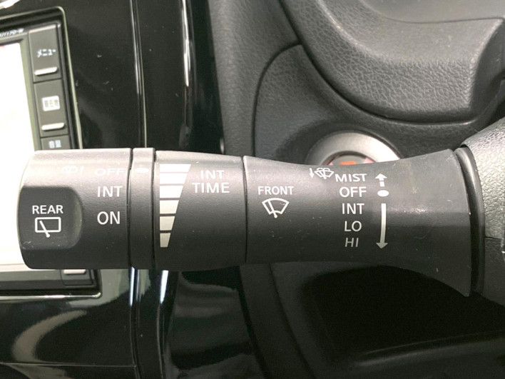 2017 Nissan Note DAA-HE12 (UW-69ef583043ae2)[26]