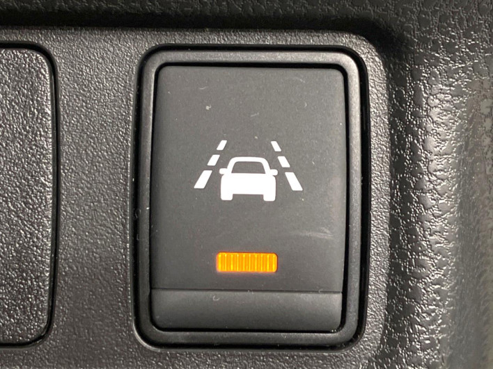 2017 Nissan Note DAA-HE12 (UW-69ef583043ae2)[16]