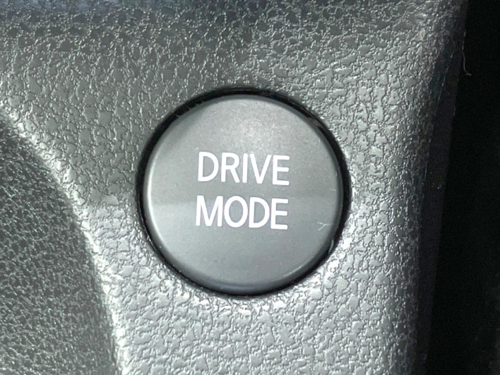 2017 Nissan Note DAA-HE12 (UW-69ef583043ae2)[23]