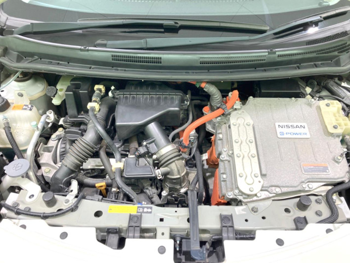 2017 Nissan Note DAA-HE12 (UW-69ef583043ae2)[4]