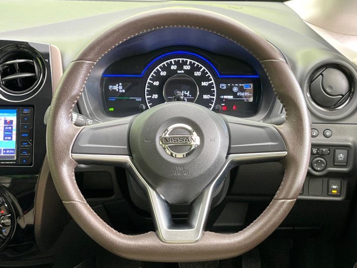 2017 Nissan Note DAA-HE12 (UW-69ef583048806)[29]