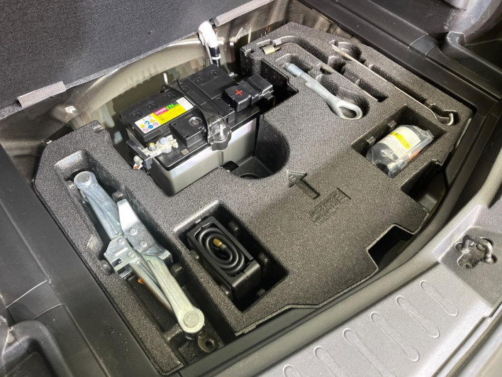 2017 Nissan Note DAA-HE12 (UW-69ef583048806)[8]