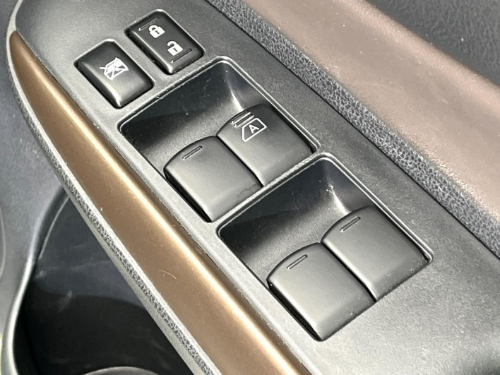 2017 Nissan Note DAA-HE12 (UW-69ef583048806)[22]