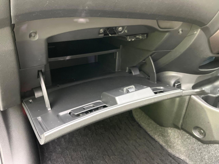 2017 Nissan Note DAA-HE12 (UW-69ef583048806)[10]