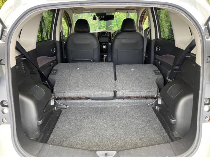 2017 Nissan Note DAA-HE12 (UW-69ef583055fa4)[5]