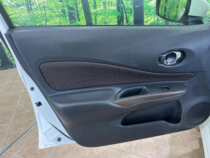 2017 Nissan Note DAA-HE12 (UW-69ef583055fa4)[18]