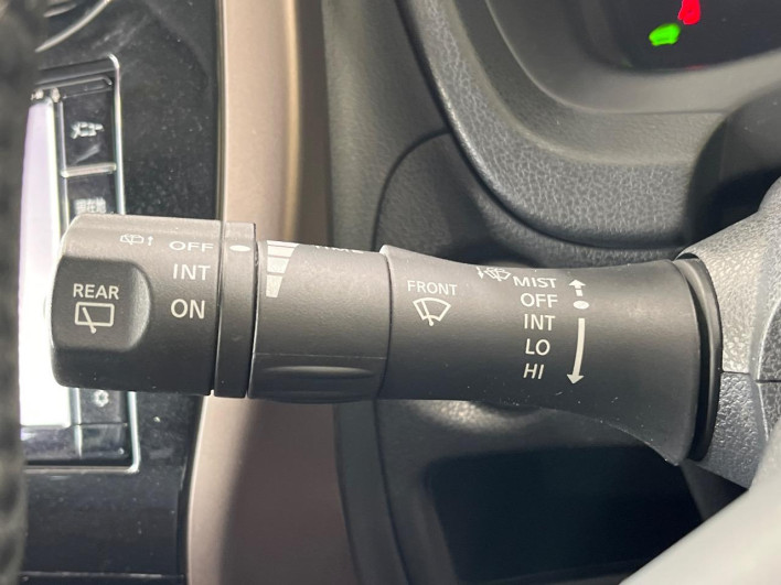 2017 Nissan Note DAA-HE12 (UW-69ef583055fa4)[29]