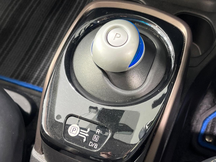 2017 Nissan Note DAA-HE12 (UW-69ef583055fa4)[25]