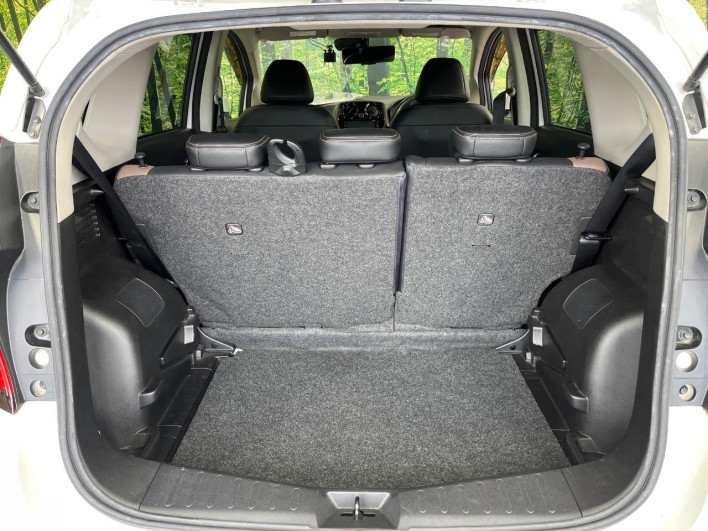 2017 Nissan Note DAA-HE12 (UW-69ef583055fa4)[4]