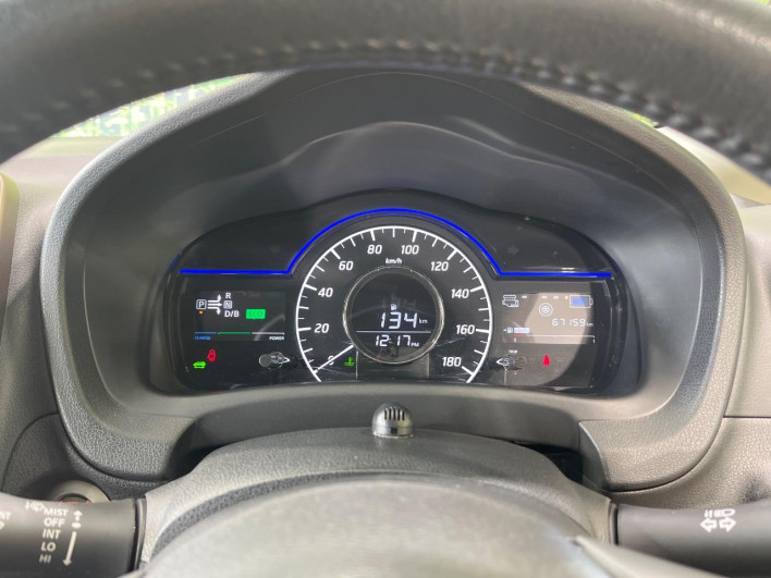 2017 Nissan Note DAA-HE12 (UW-69ef583055fa4)[28]