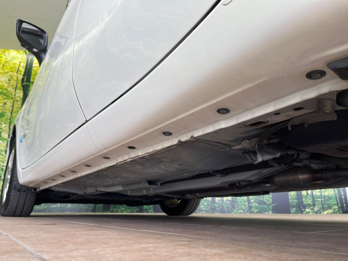 2017 Nissan Note DAA-HE12 (UW-69ef583055fa4)[9]