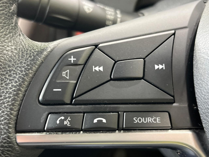 2017 Nissan Note DAA-HE12 (UW-69ef583055fa4)[27]