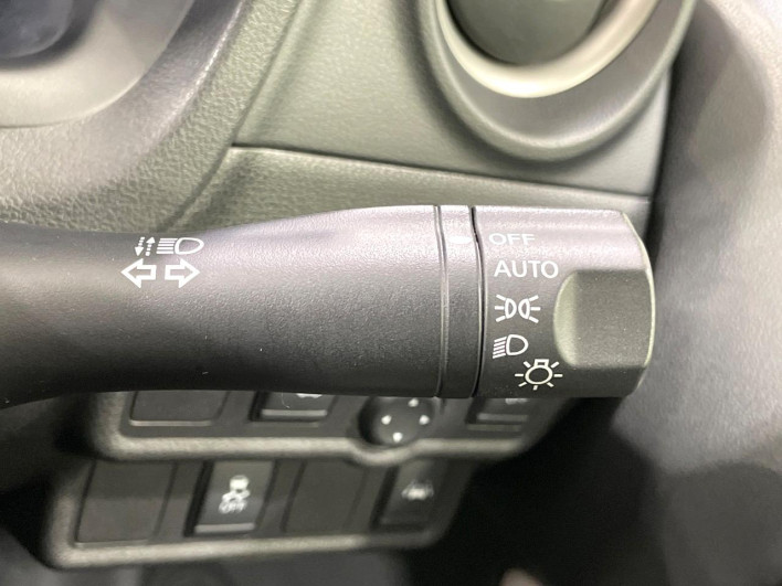 2019 Nissan Note DAA-HE12 (UW-69ef5832c97e7)[27]