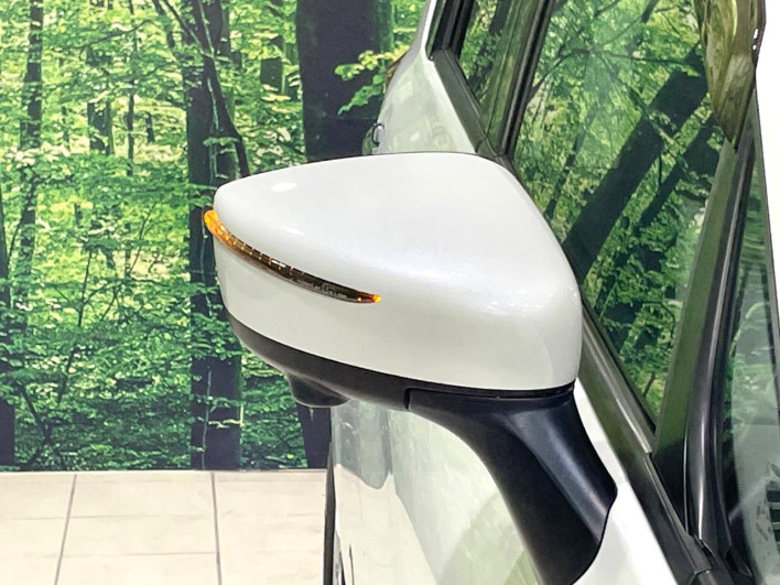 2019 Nissan Note DAA-HE12 (UW-69ef5832c97e7)[12]