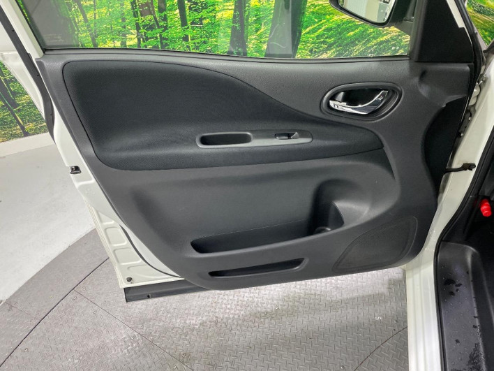 2015 Nissan Serena DAA-HFC26 (UW-69ef5834d2193)[28]