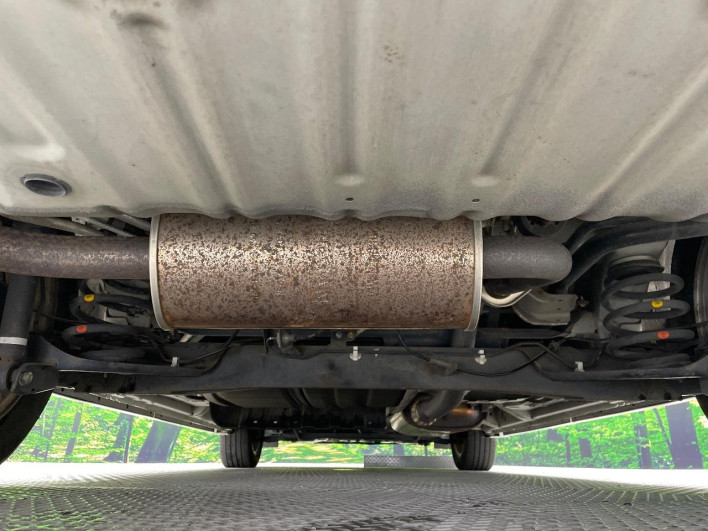 2015 Nissan Serena DAA-HFC26 (UW-69ef5834d2193)[25]