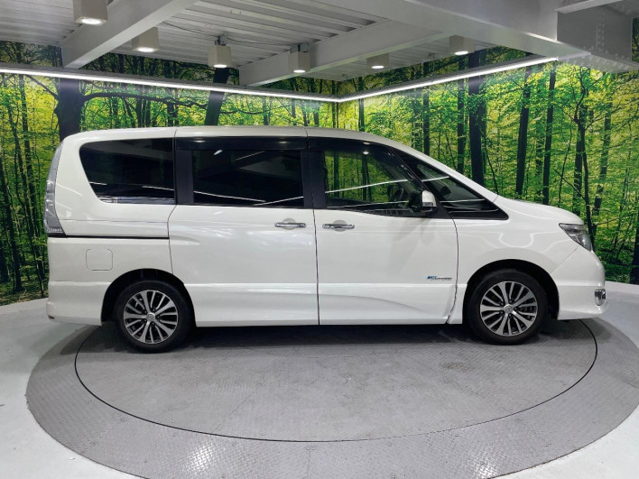 2015 Nissan Serena DAA-HFC26 (UW-69ef5834d2193)[18]