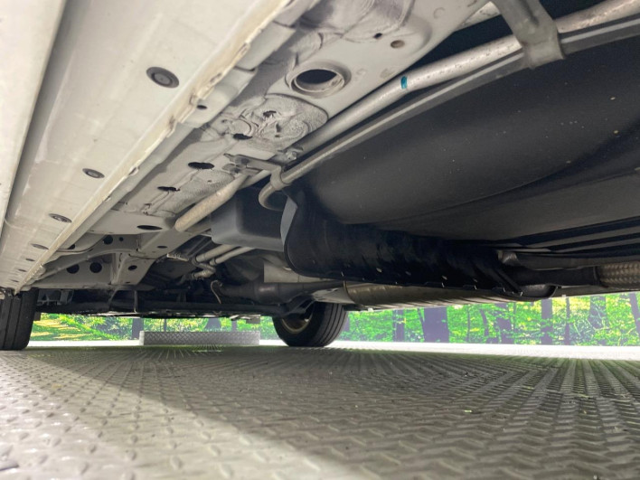 2015 Nissan Serena DAA-HFC26 (UW-69ef5834d2193)[27]