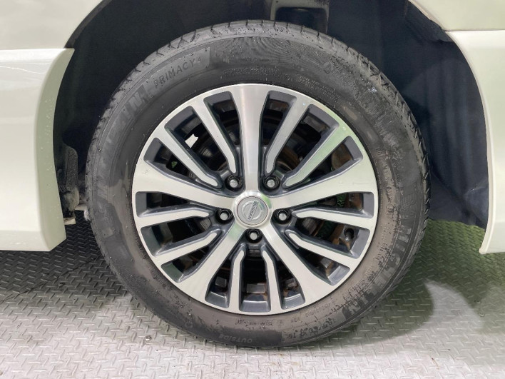 2015 Nissan Serena DAA-HFC26 (UW-69ef5834d2193)[11]