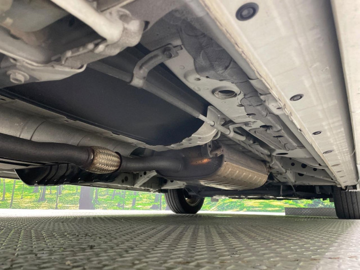 2015 Nissan Serena DAA-HFC26 (UW-69ef5834d2193)[29]