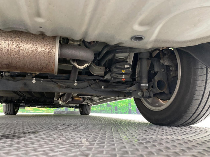 2015 Nissan Serena DAA-HFC26 (UW-69ef5834d2193)[26]