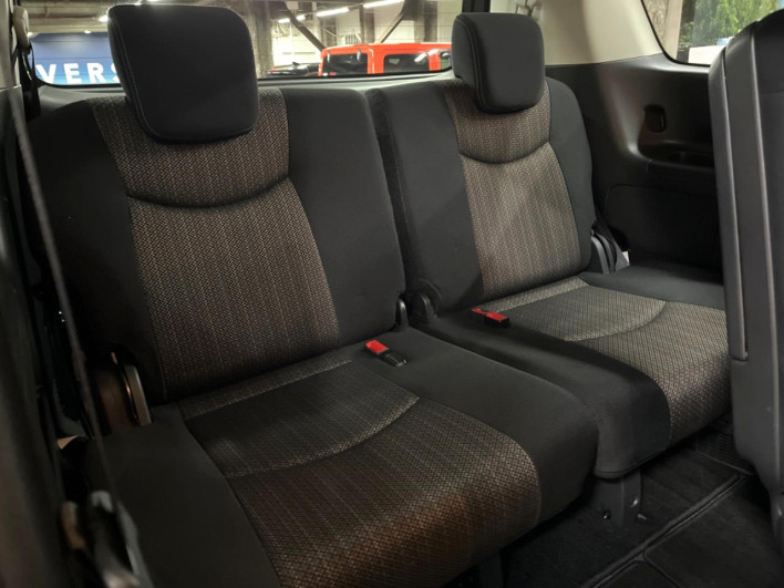 2015 Nissan Serena DAA-HFC26 (UW-69ef58356fa19)[18]