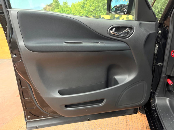 2015 Nissan Serena DAA-HFC26 (UW-69ef58356fa19)[6]