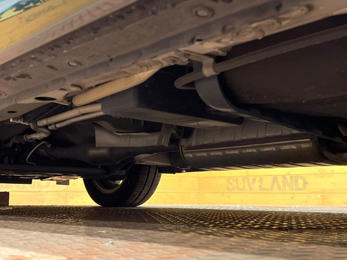 2015 Nissan Serena DAA-HFC26 (UW-69ef58356fa19)[8]