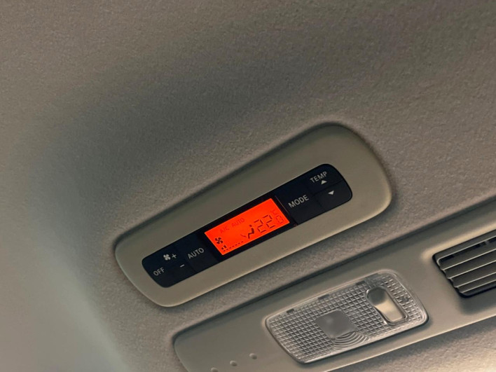 2015 Nissan Serena DAA-HFC26 (UW-69ef58356fa19)[20]