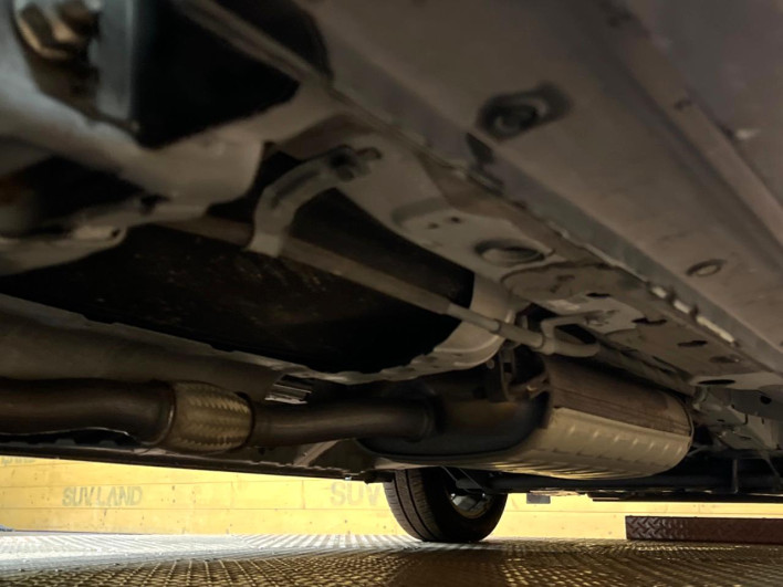 2015 Nissan Serena DAA-HFC26 (UW-69ef58356fa19)[14]