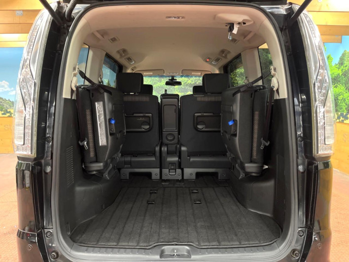 2015 Nissan Serena DAA-HFC26 (UW-69ef58356fa19)[12]