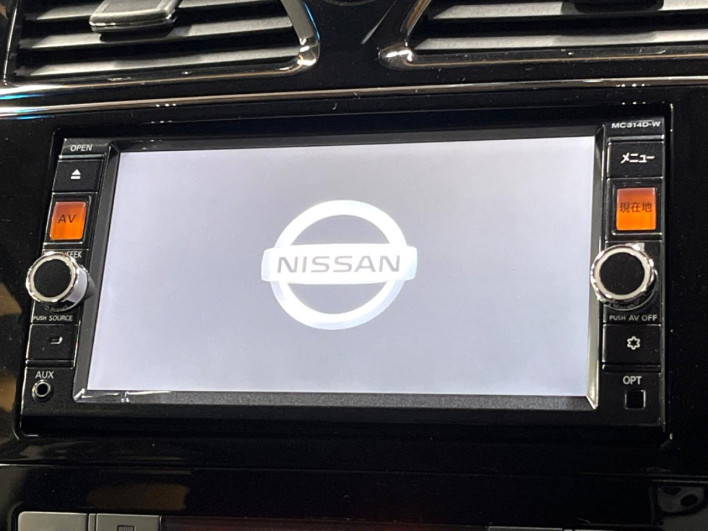 2015 Nissan Serena DAA-HFC26 (UW-69ef58356fa19)[23]