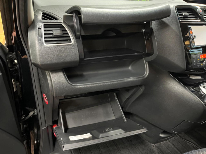 2015 Nissan Serena DAA-HFC26 (UW-69ef58356fa19)[4]