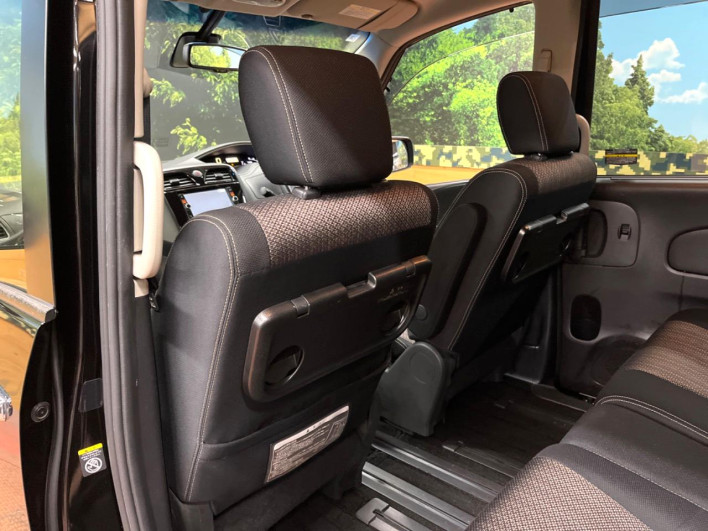 2015 Nissan Serena DAA-HFC26 (UW-69ef58356fa19)[7]