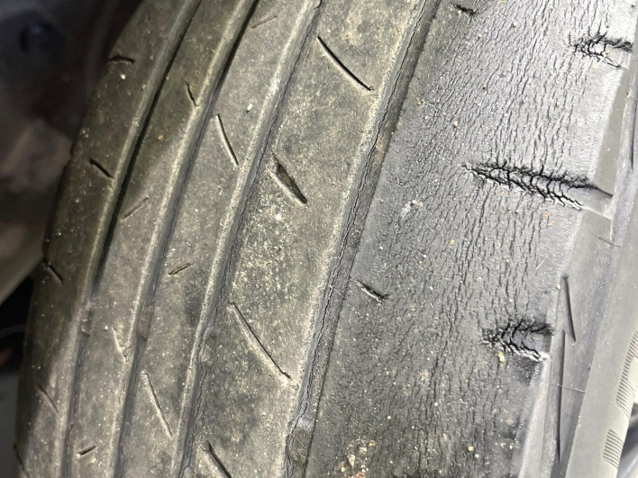 2015 Nissan Serena DAA-HFC26 (UW-69ef58360afaa)[27]