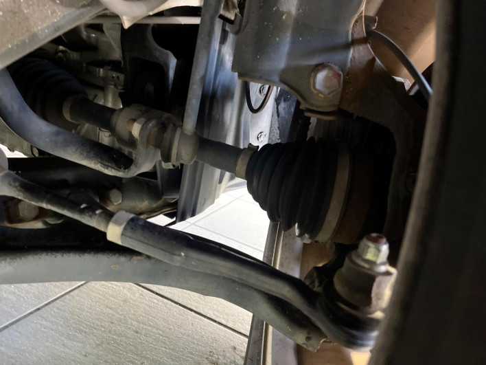 2015 Nissan Serena DAA-HFC26 (UW-69ef58360afaa)[28]