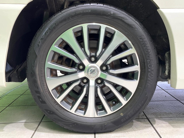 2015 Nissan Serena DAA-HFC26 (UW-69ef58360afaa)[29]