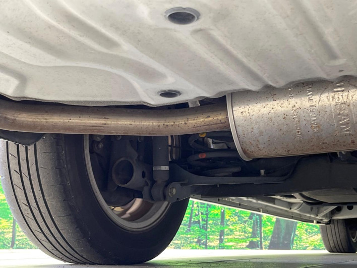 2015 Nissan Serena DAA-HFC26 (UW-69ef58360afaa)[17]