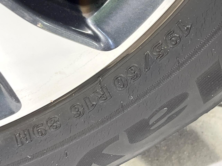 2015 Nissan Serena DAA-HFC26 (UW-69ef58360afaa)[26]