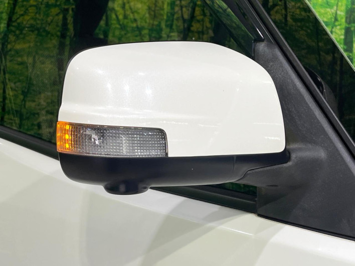 2015 Nissan Serena DAA-HFC26 (UW-69ef58360afaa)[22]