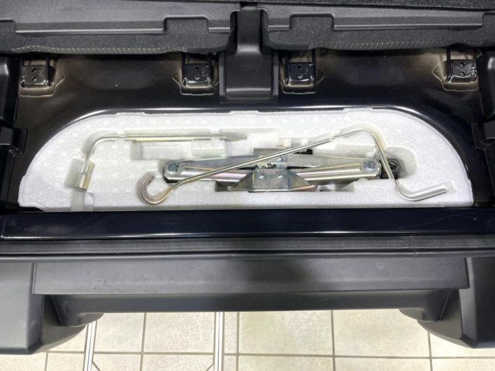 2024 Suzuki Jimny Sierra 3BA-JB74W (UW-69ef58408346b)[7]