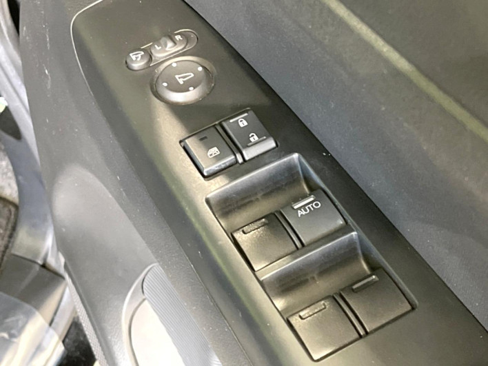 2017 Honda N-BOX DBA-JF1 (UW-69ef5844c3f0f)[25]