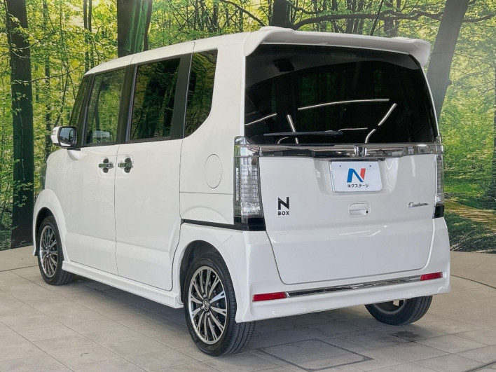 2016 Honda N-BOX CUSTOM DBA-JF1 (UW-69ef5844f3db3)[8]