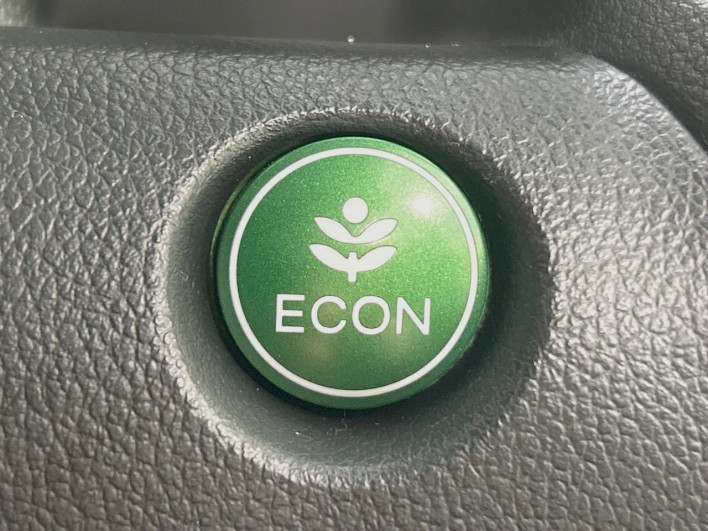 2016 Honda N-BOX CUSTOM DBA-JF1 (UW-69ef5844f3db3)[29]